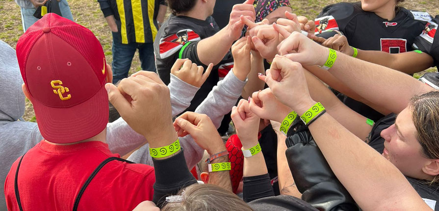 Pioners se pone el braçalet de la AECC